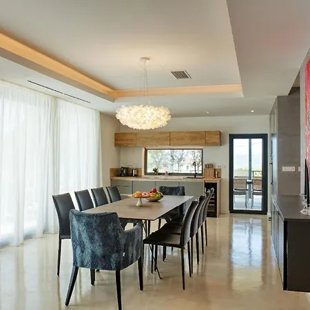 Сasa de vacaciones Ferienhaus Mit Privatpool Fur 8 Personen Ca 250 Qm In Brodarica, Dalmatien Norddalmatien