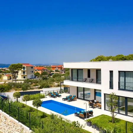 Сasa de vacaciones Ferienhaus Mit Privatpool Fur 8 Personen Ca 250 Qm In Brodarica, Dalmatien Norddalmatien