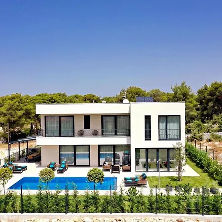 Сasa de vacaciones Ferienhaus Mit Privatpool Fur 8 Personen Ca 250 Qm In Brodarica, Dalmatien Norddalmatien