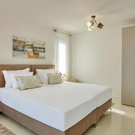 Сasa de vacaciones Ferienhaus Mit Privatpool Fur 8 Personen Ca 250 Qm In Brodarica, Dalmatien Norddalmatien *